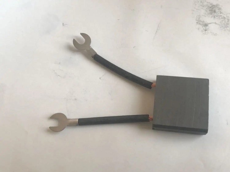施工机械使用的电机电刷的维护规定